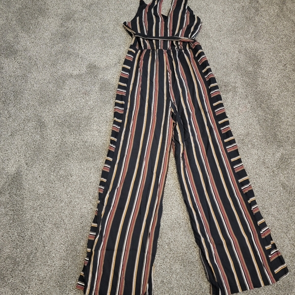 NWT Xhilaration wide leg Belt wrap style black stripe romper sz Medium. - Picture 3 of 7